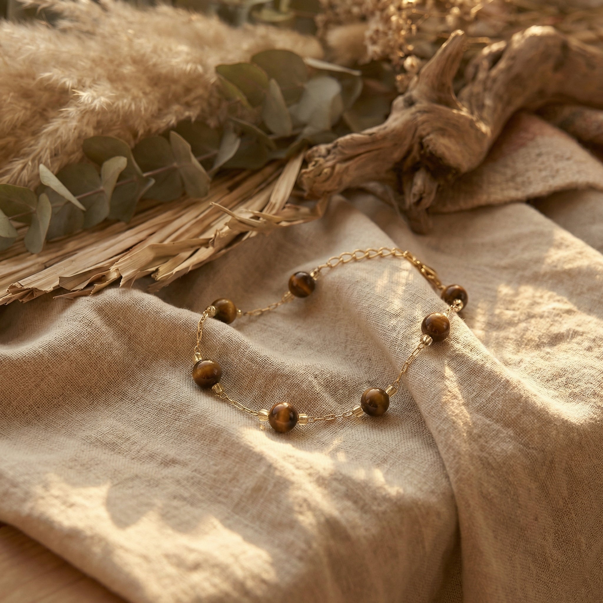 Bransoletka z tygrysim okiem i miedzianymi elementami - zdjęcie 1