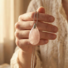 Naszyjnik z kwarcem różowym naturalnym w formie szlachetnej kropli - zdjęcie 8
