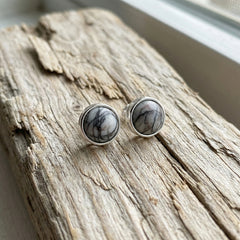 Kolczyki sztyfty z black line stone i srebrnym wykończeniem - zdjęcie 5