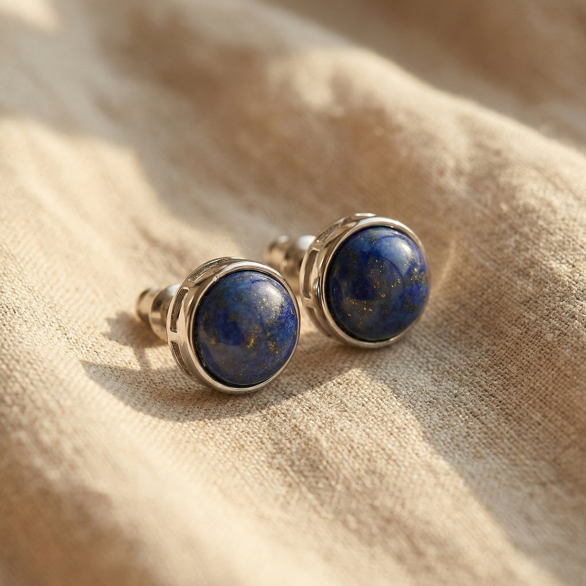 Kolczyki z lapis lazuli i stali szlachetnej w kolorze srebrnym - zdjęcie 1