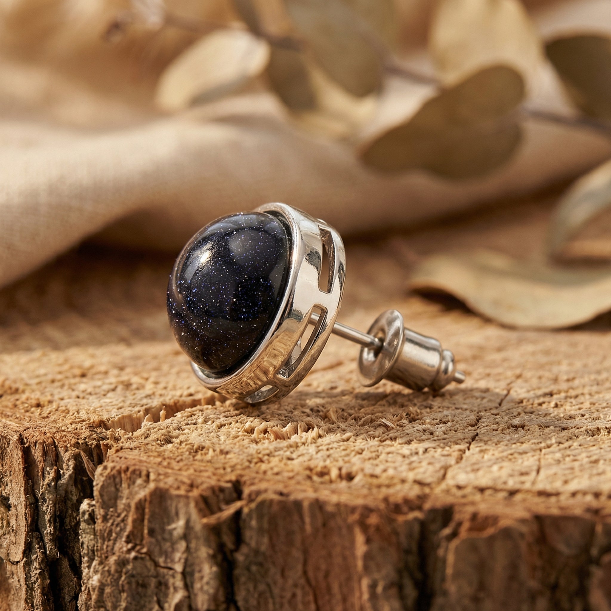 Kolczyki sztyfty z piaskiem niebieskim i srebrnym wykończeniem - zdjęcie 2