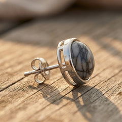 Kolczyki sztyfty z black line stone i srebrnym wykończeniem - zdjęcie 2