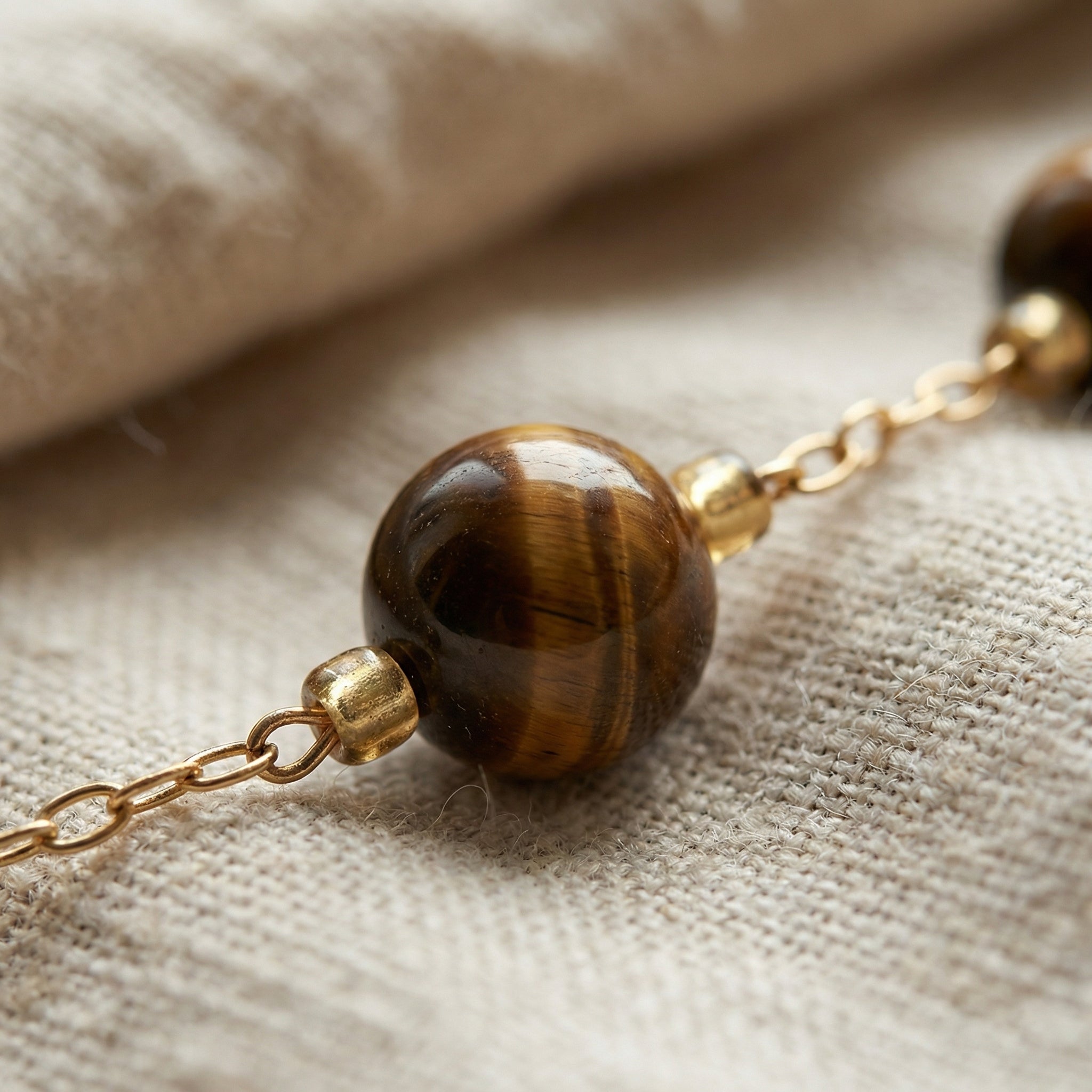 Bransoletka z tygrysim okiem i miedzianymi elementami - zdjęcie 3