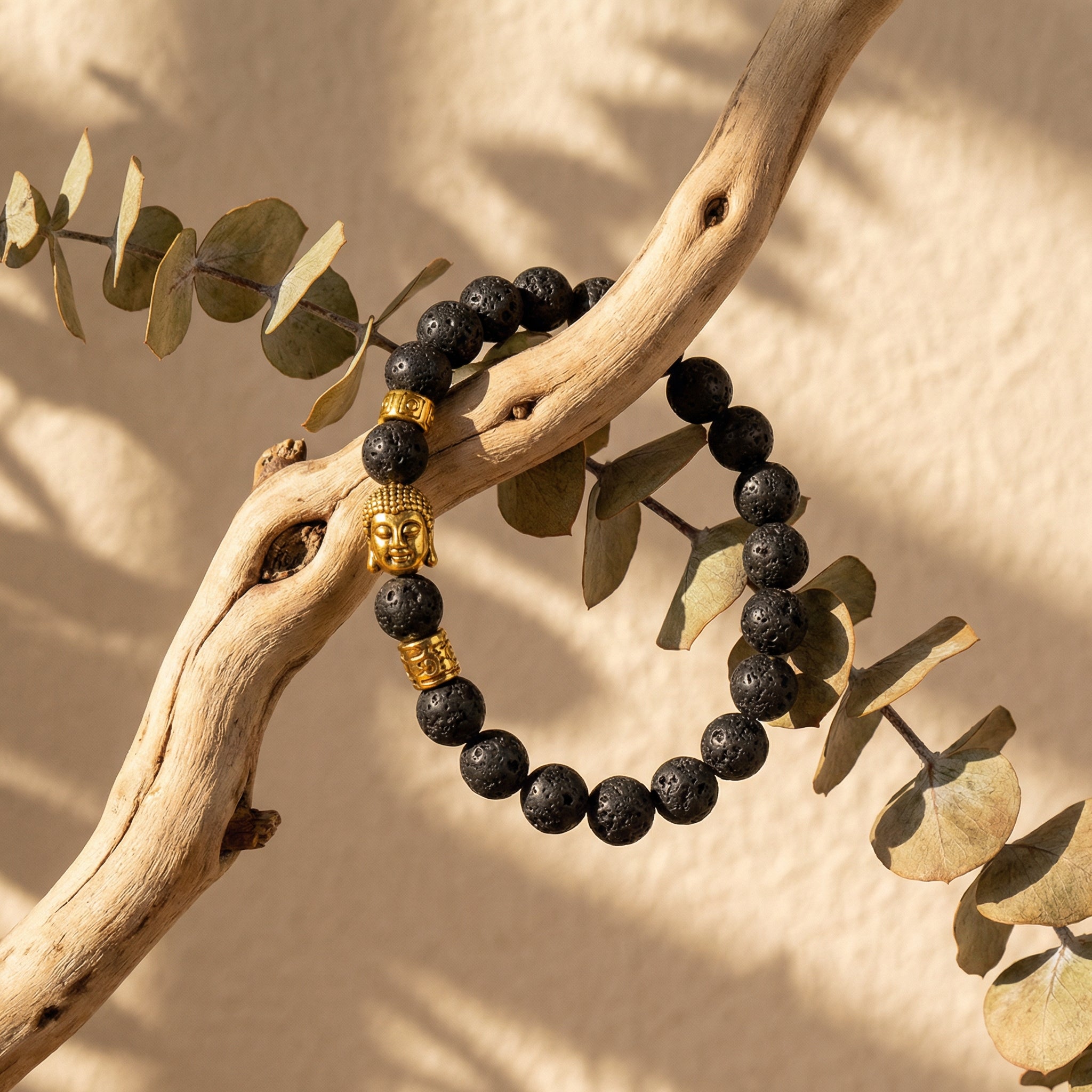 Bransoletka z lawy wulkanicznej i miedzi w kolorze czarno-złotym - zdjęcie 4