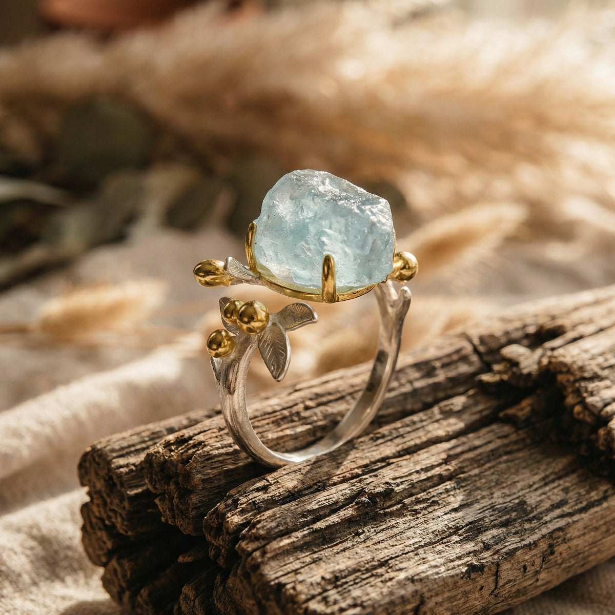 Pierścionek z akwamarynem naturalnym regulowany z motywem kwiatowym - zdjęcie 1