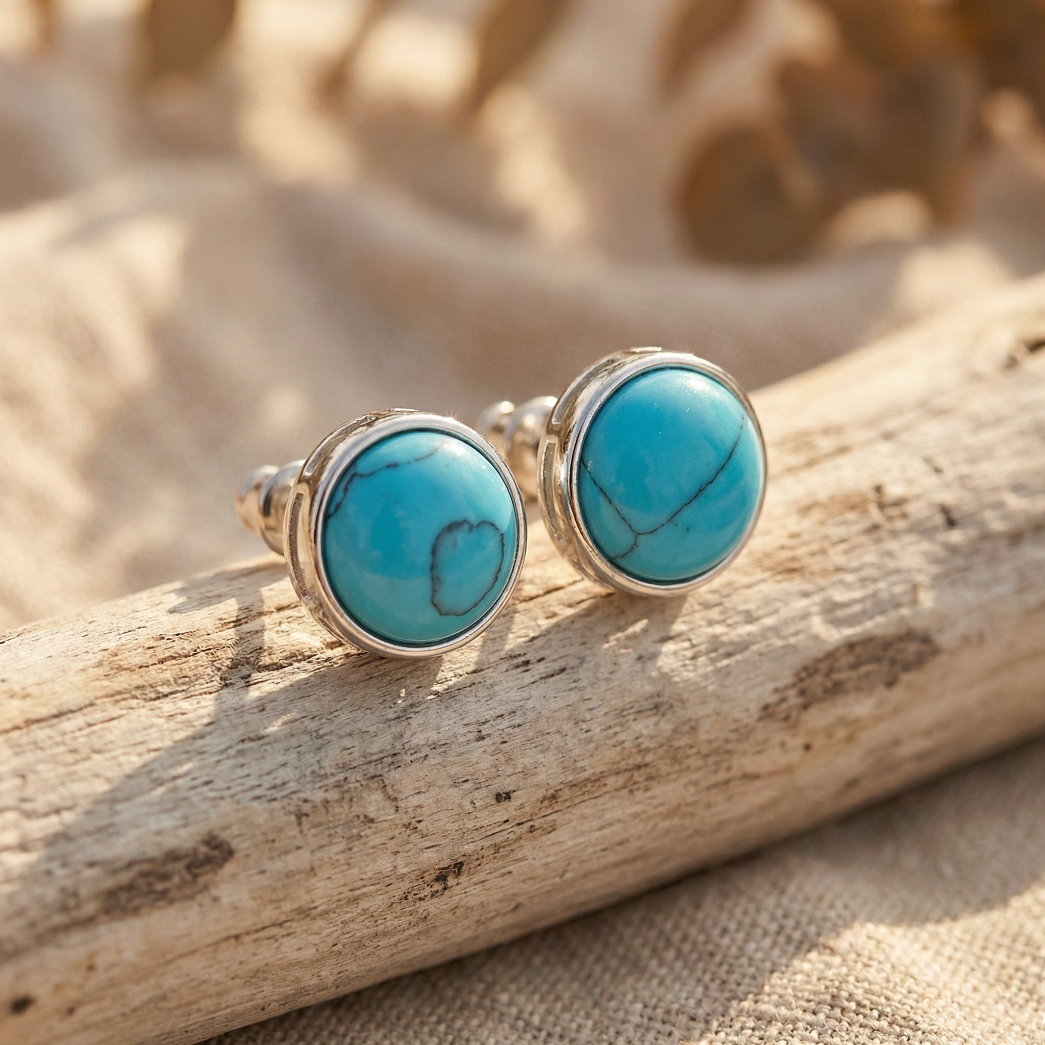 Kolczyki sztyfty z turkusem błękitnym i srebrnym wykończeniem vintage - zdjęcie 1