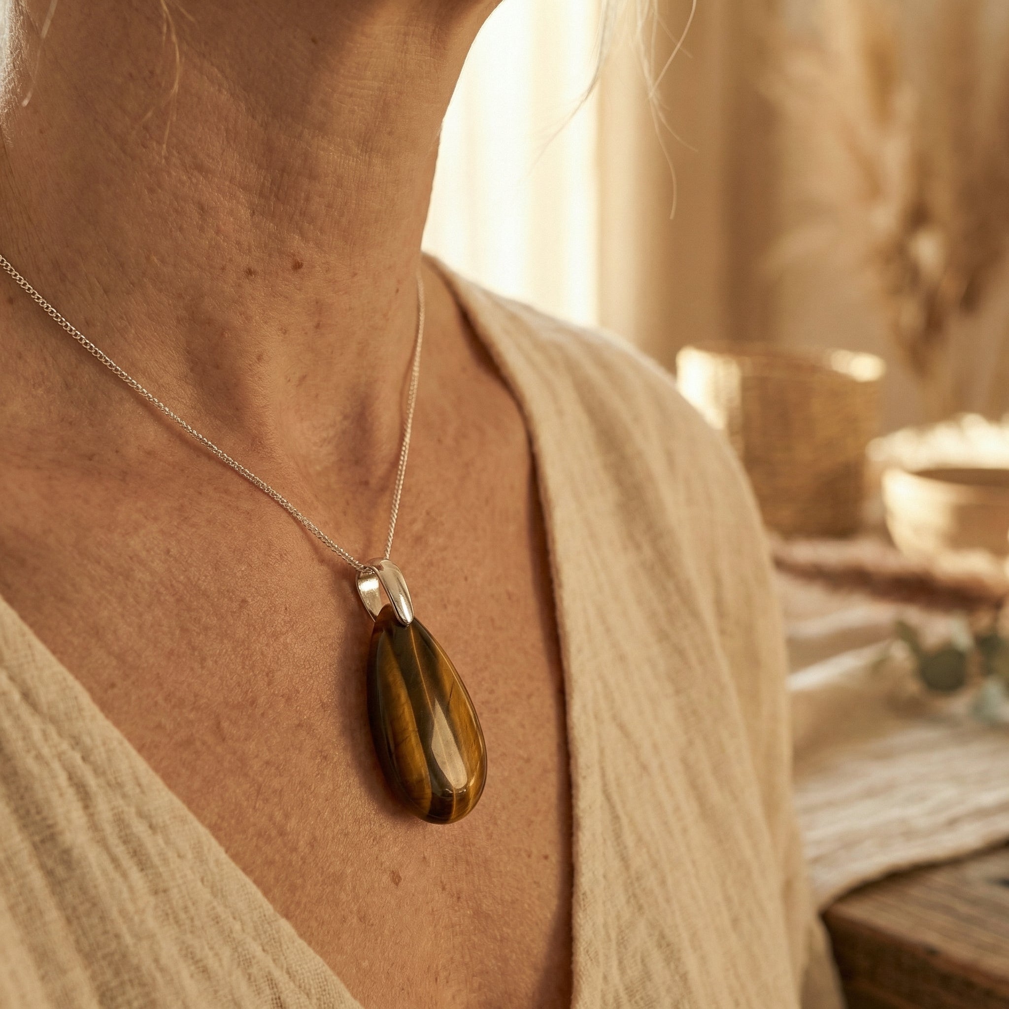 Naszyjnik z tygrysim okiem naturalnym w kształcie szlachetnej kropli - zdjęcie 6