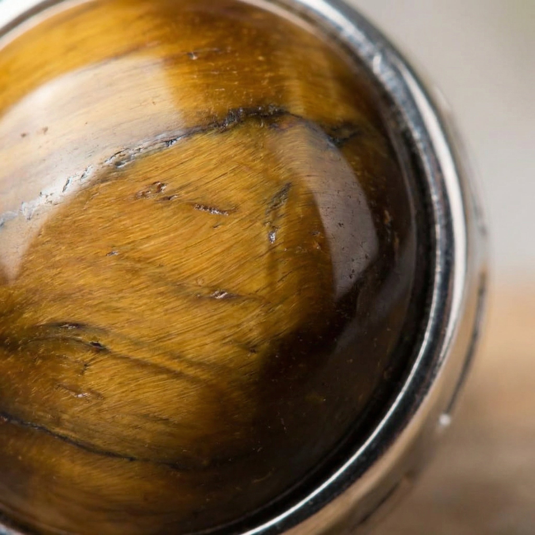 Kolczyki sztyfty z okiem tygrysim i srebrnym wykończeniem vintage - zdjęcie 3