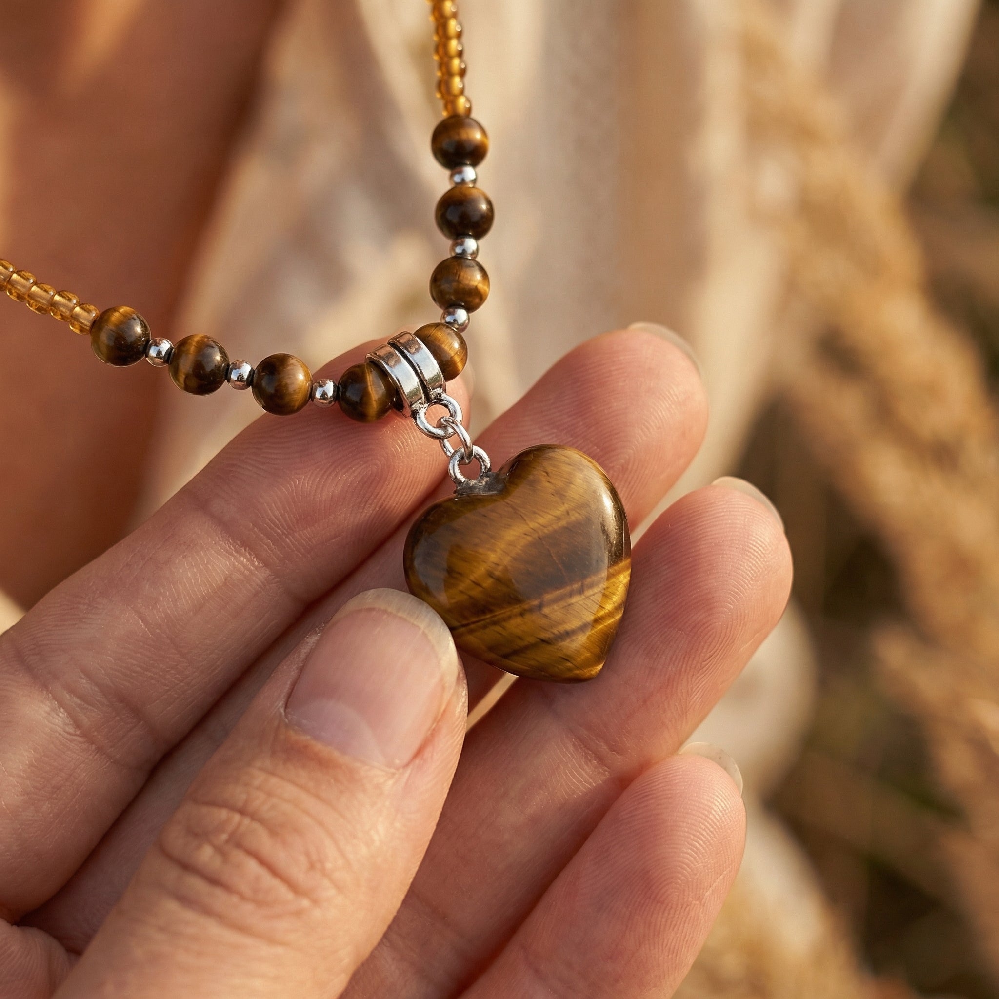 Naszyjnik z tygrysim okiem w kształcie serca i koralikami vintage - zdjęcie 9