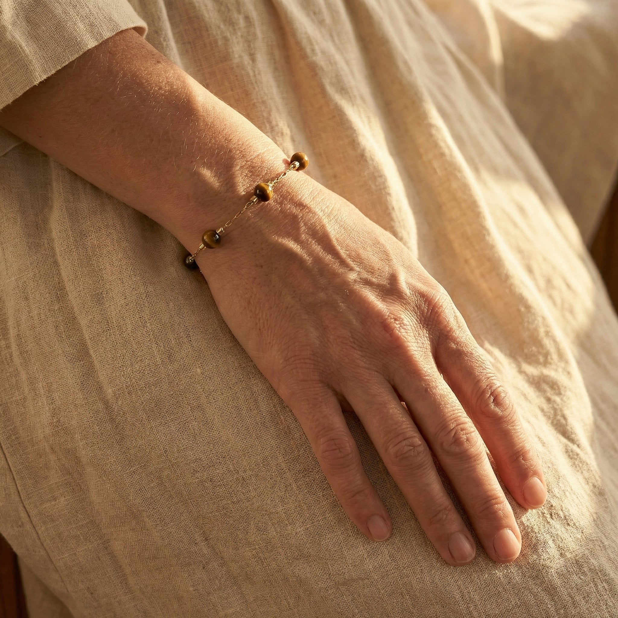 Bransoletka z tygrysim okiem i miedzianymi elementami - zdjęcie 7