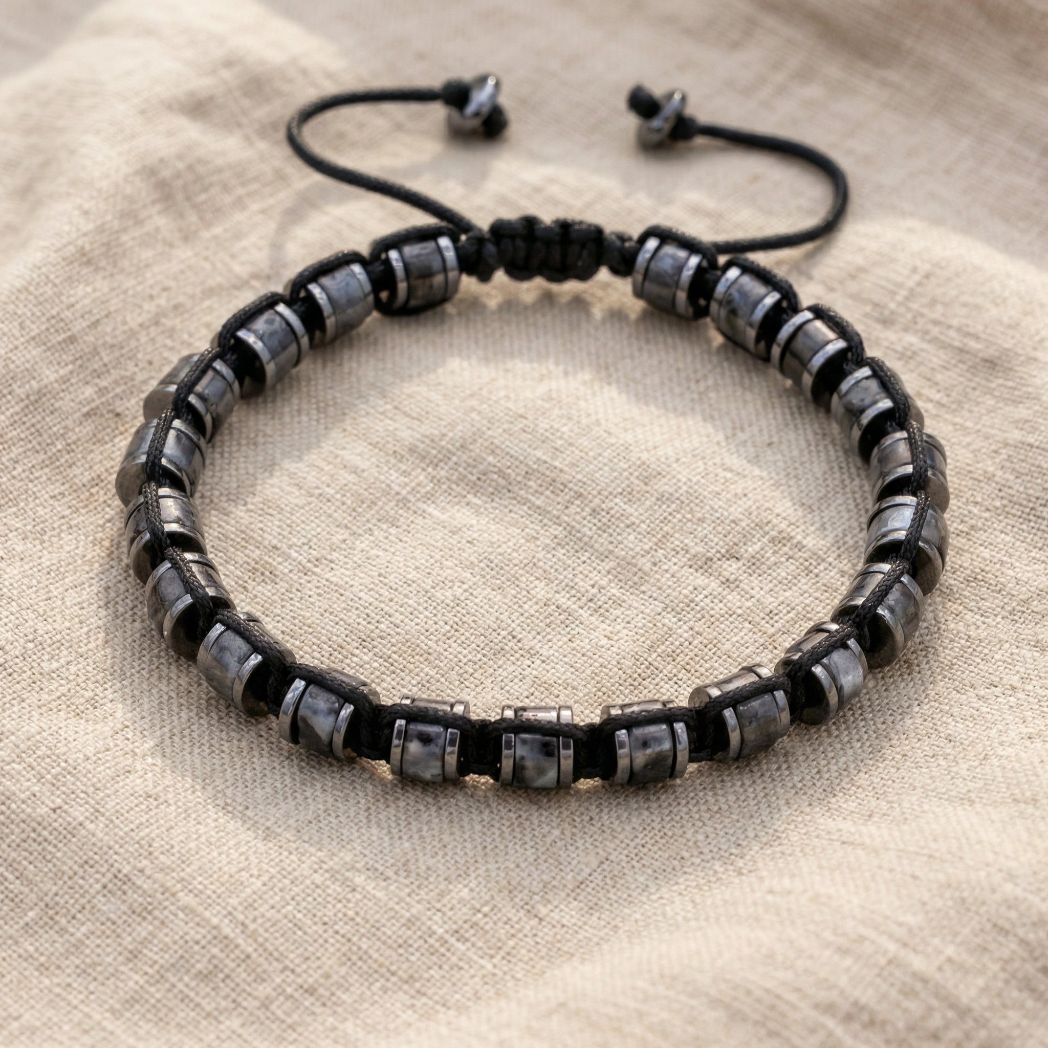 Bransoletka z labradorytem i hematytem na regulowanym sznurku - zdjęcie 1