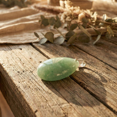 Naszyjnik z awenturynem naturalnym w formie szlachetnej łezki - zdjęcie 2